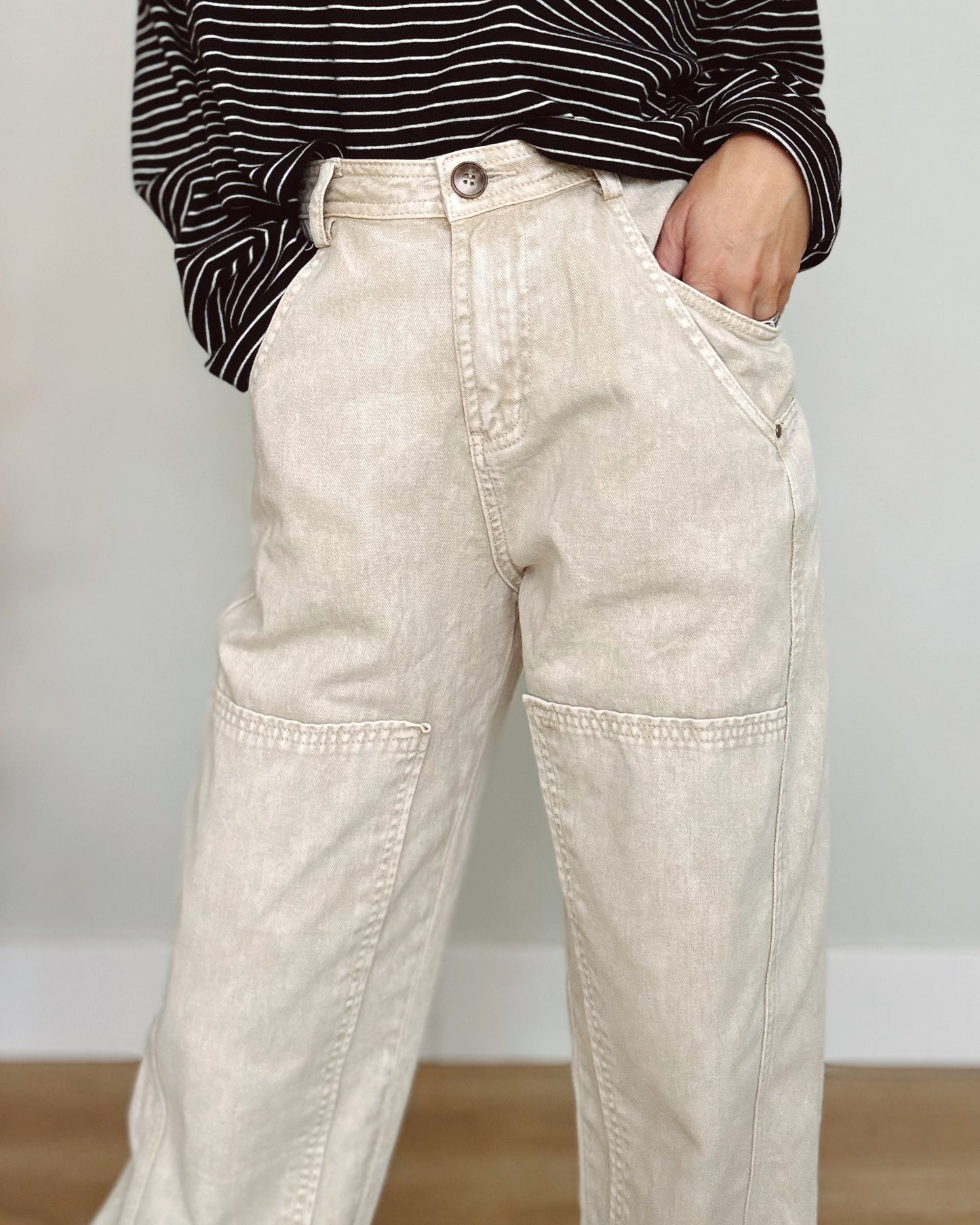 Mineral Wash Barrel Jeans