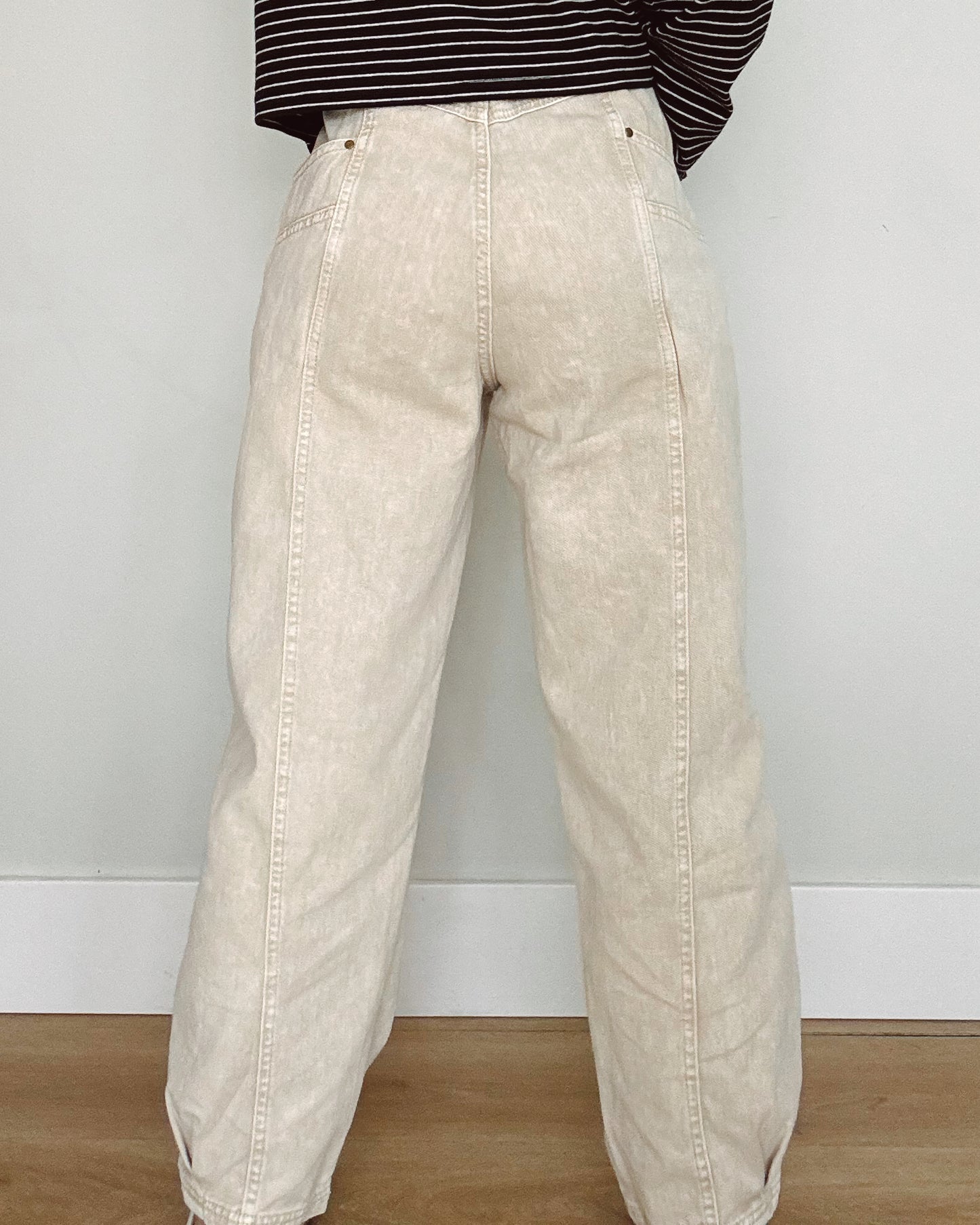 Mineral Wash Barrel Jeans
