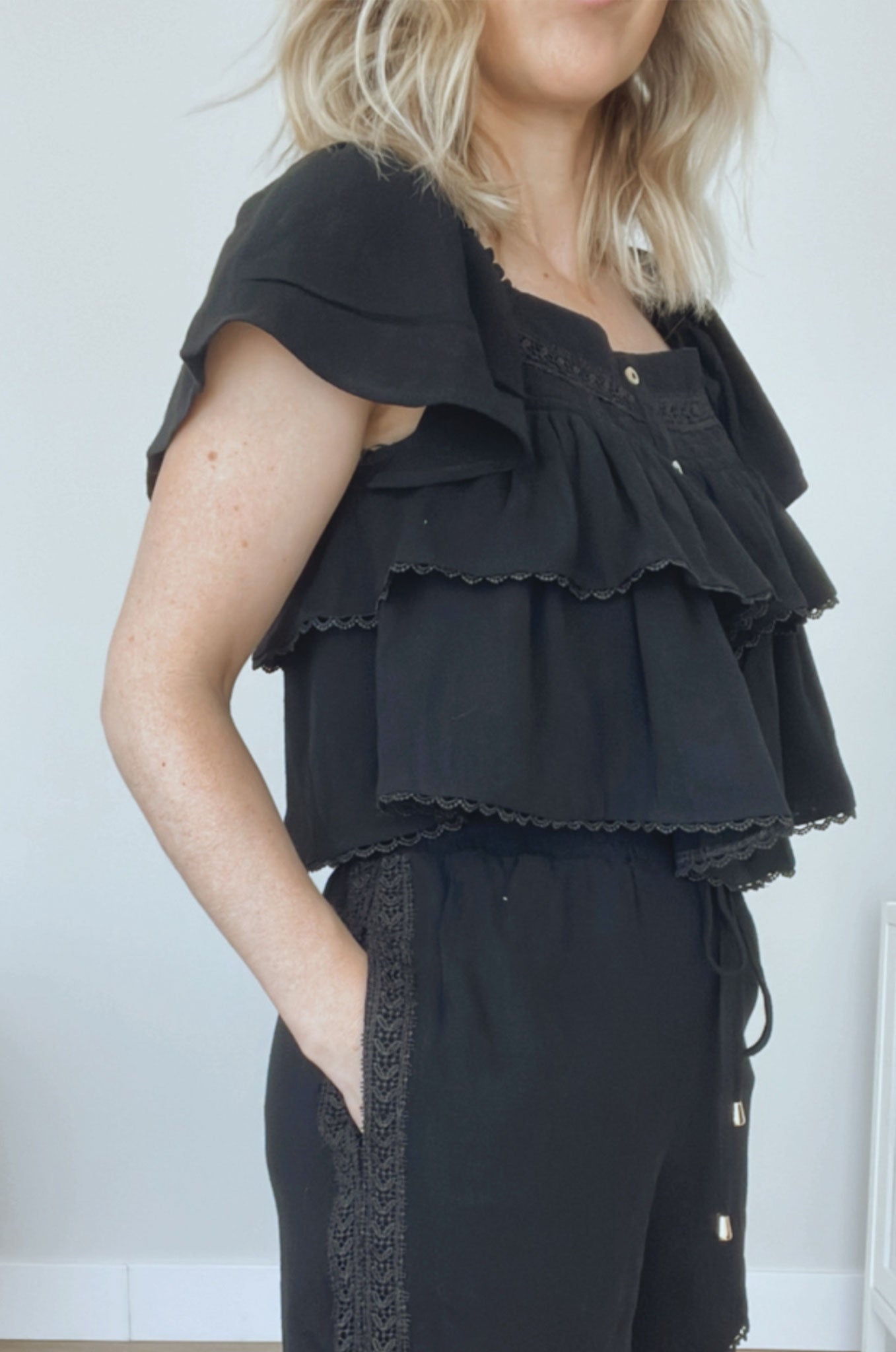 Leave It To Me Linen Cropped Top