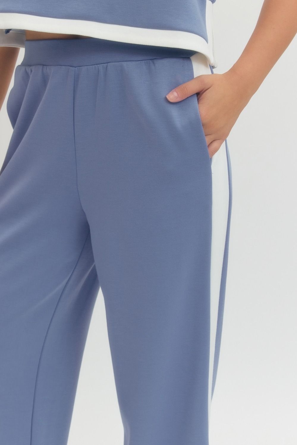 Off Duty Contrast Trim Pant